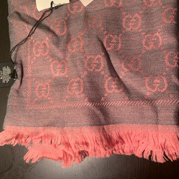 GG Womens Wool Scarf Graphite/Pink - NEW WITH TAGS - Picture 3 of 7